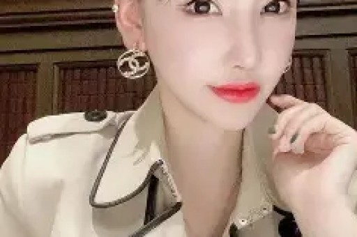 气温回升催热瓜市黄瓤“特小凤”身价攀升至每斤10元